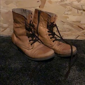 Distressed/Vintage looking Boots